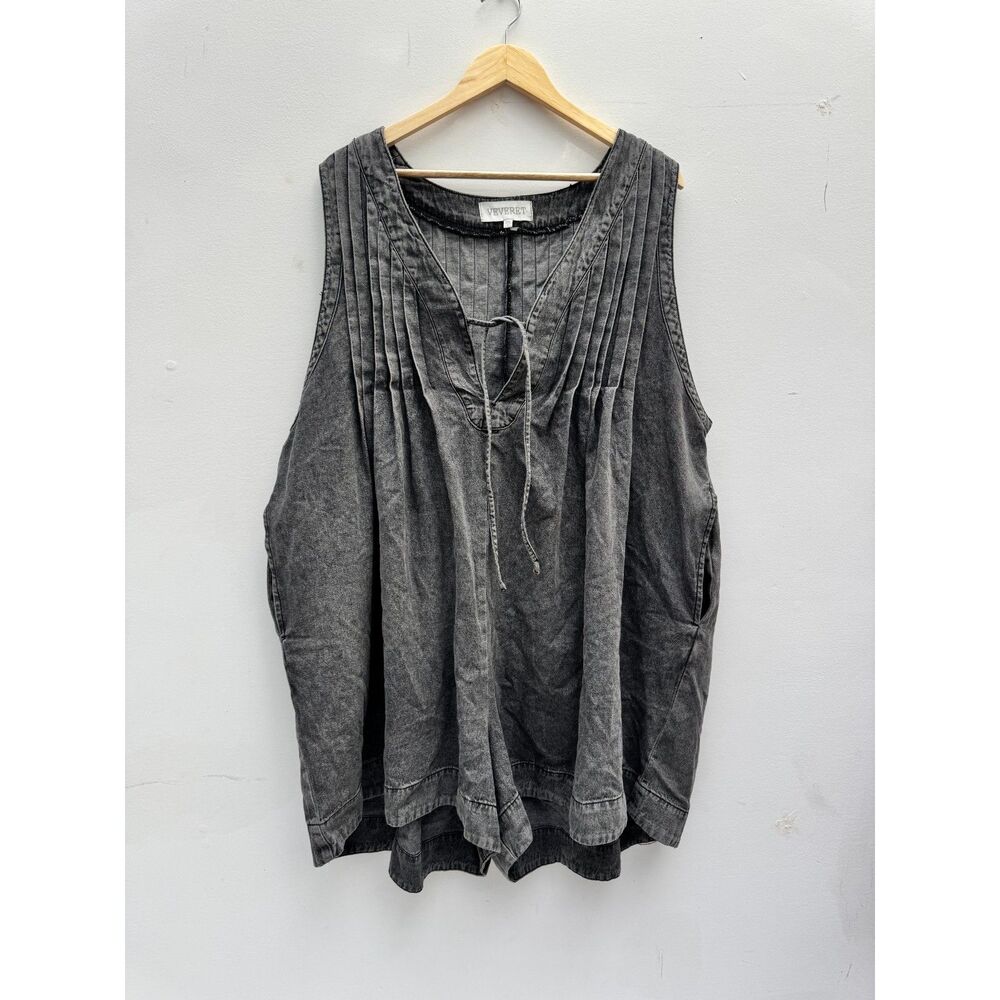 Veveret Charcoal Acid Wash Denim Romper Size 2XL Pleated V-Neck Tie Front